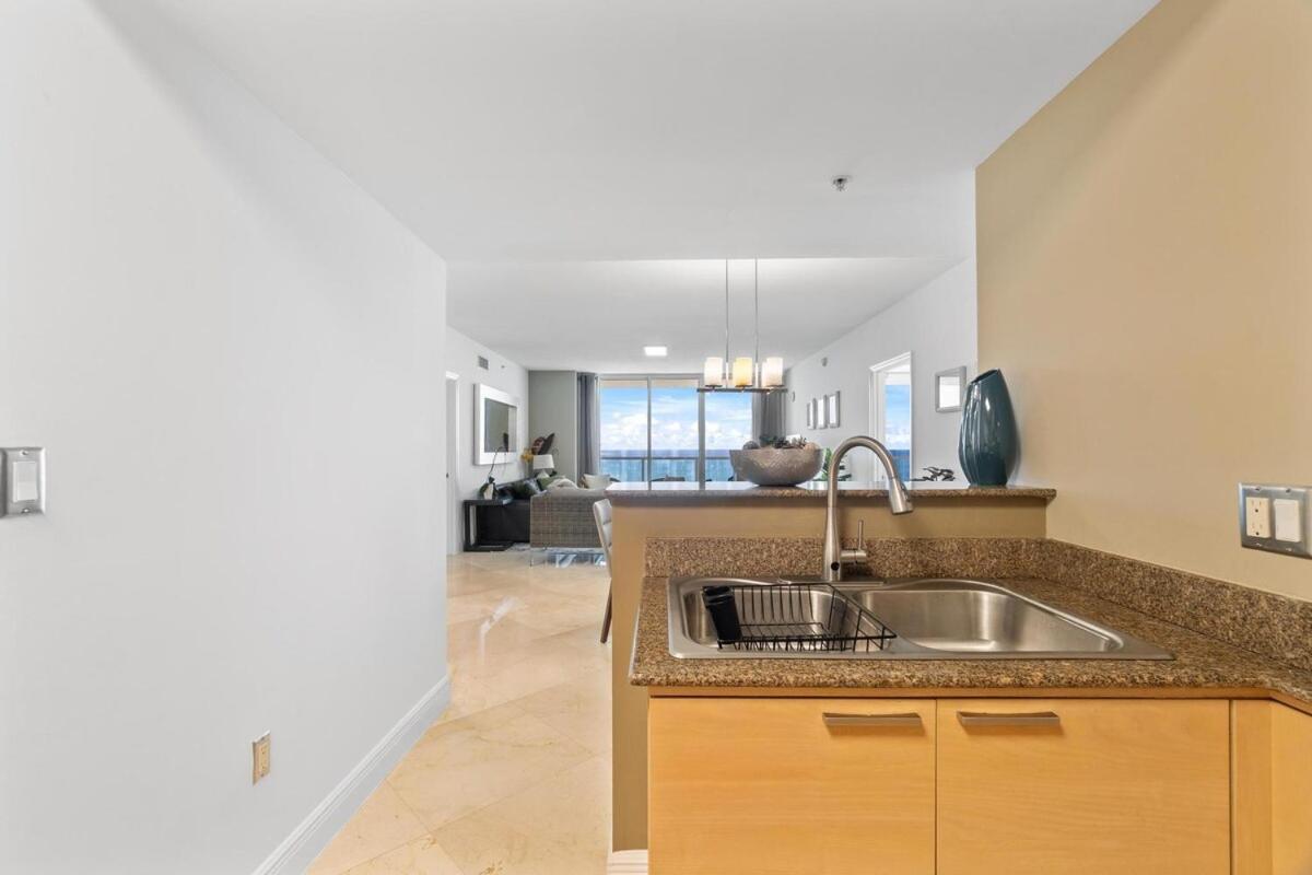 Luxury 2-Bedrooms Oceanfront Condo In Sunny Isles Sunny Isles Beach Extérieur photo